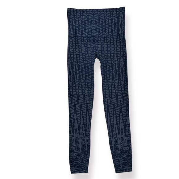 Spanx Cropped Look At Me now Seamless Leggings Size Medium Indigo Watercolor - Picture 1 of 6